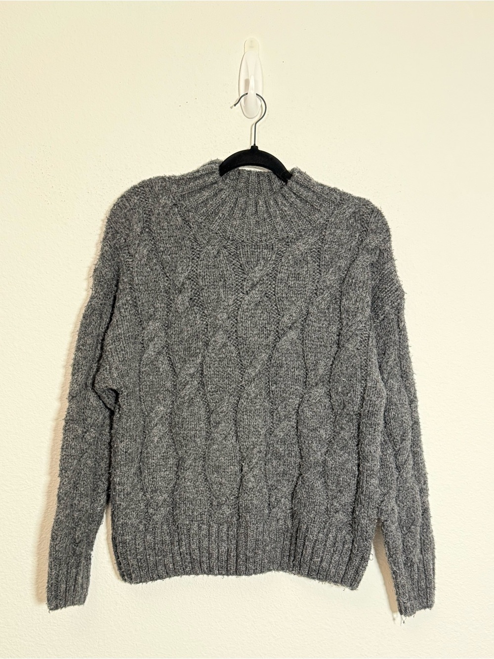 ROAM Gray Cable Knit Mock Neck Sweater Fuzzy Soft Cozy Minimalist Pullover M